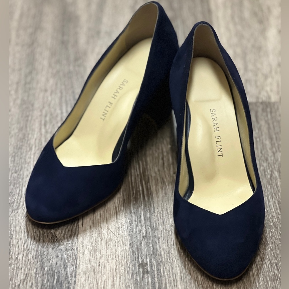 Gorgeous navy Sarah Flint “Perfect Round Toe Pump 70”